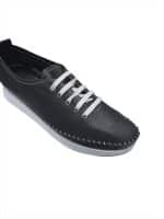 Lightweight Black Casual Shoes with Clean Street Style Design - Image 3